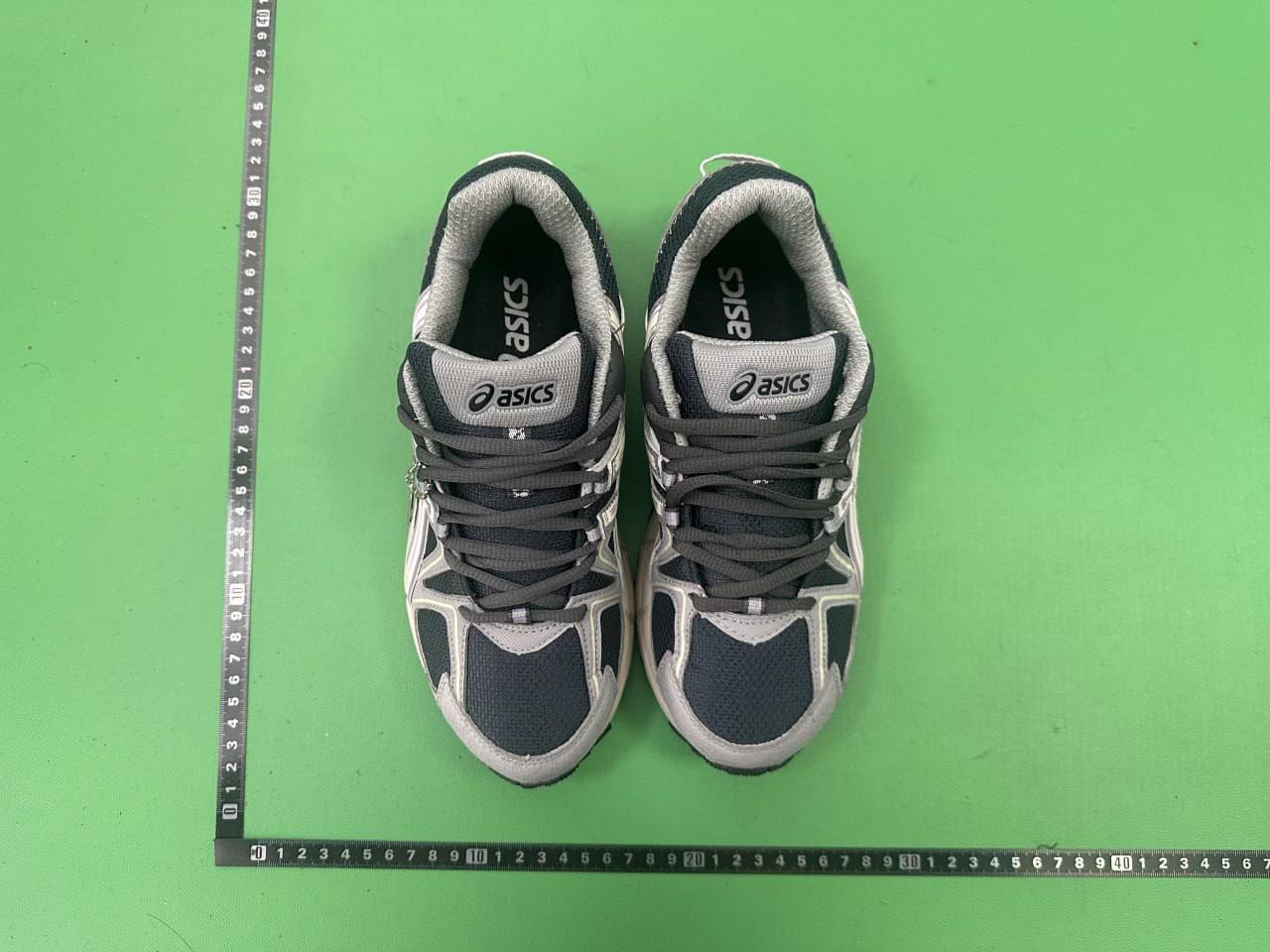 ASICS Gel-Kahana 8 -4