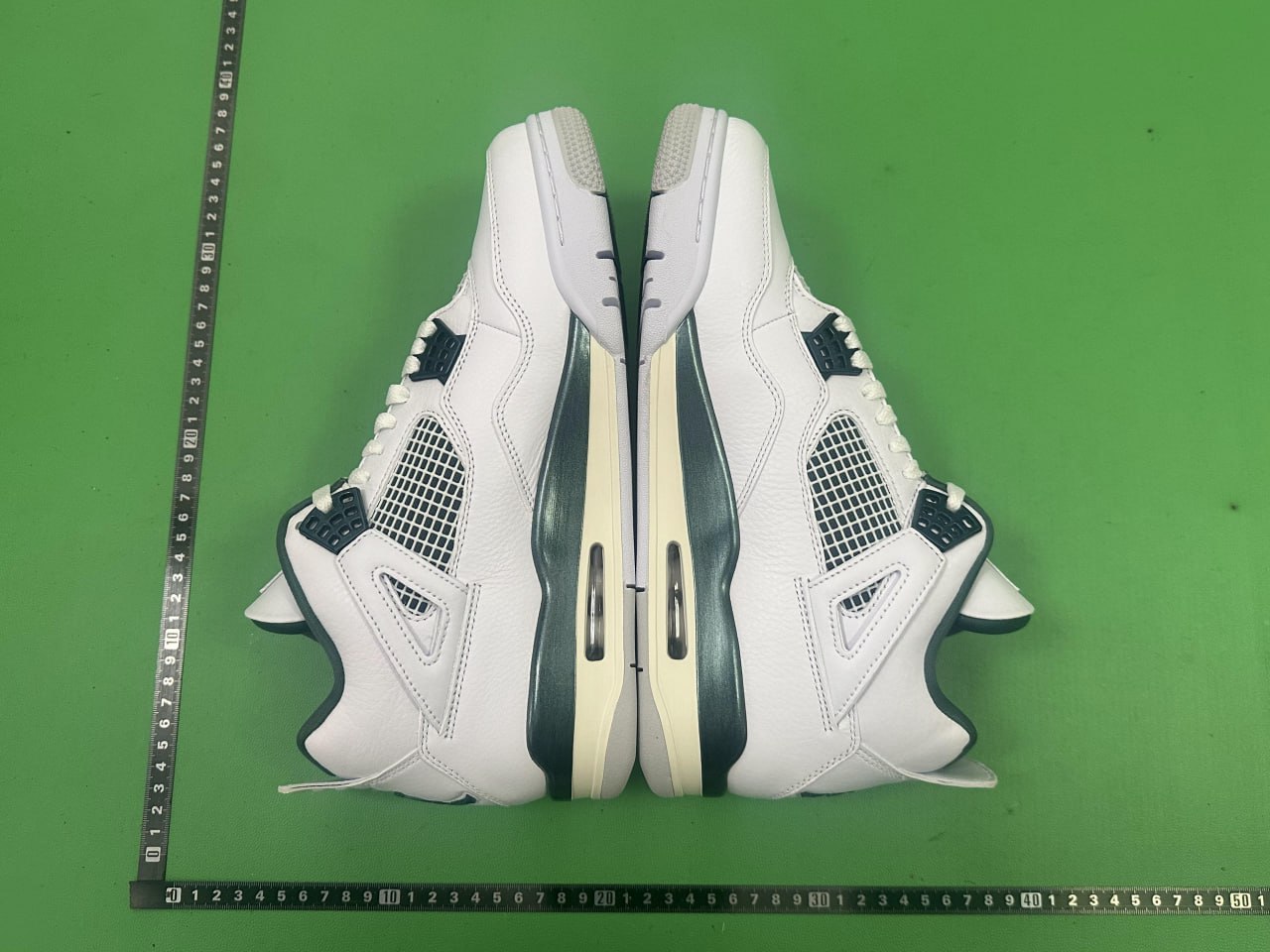 Nike Air Jordan 4 -1
