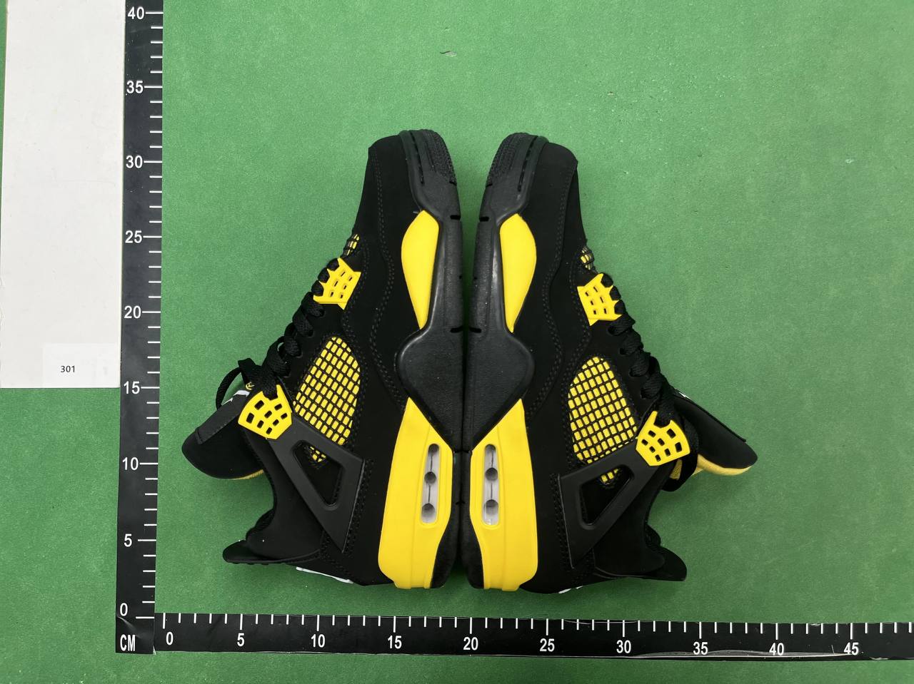 Nike Air Jordan 4 -4