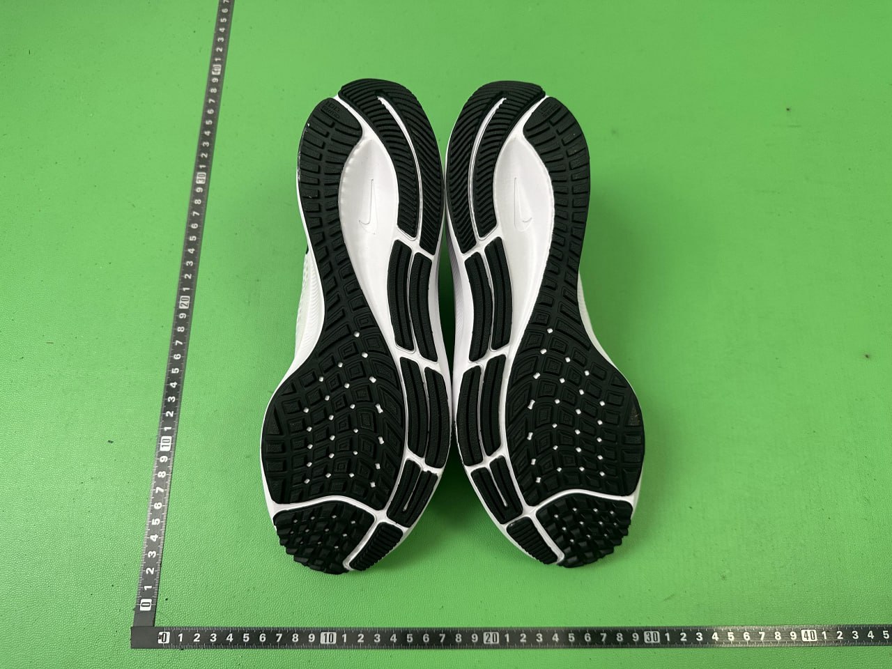 Nike - Air Zoom 37 -2