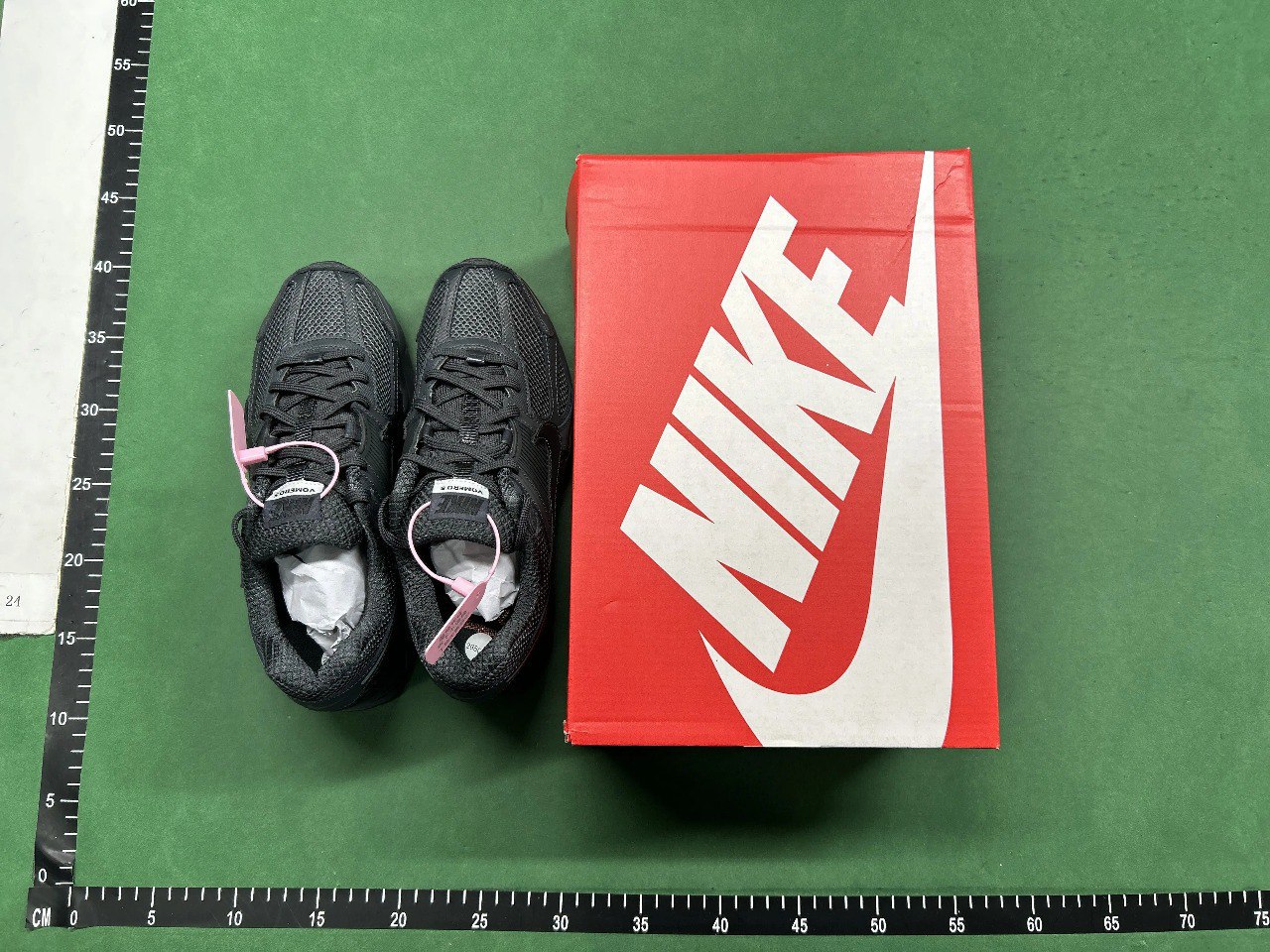 Nike Zoom Vomero 5  -1
