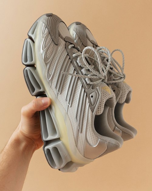 First Look At The adidas Mega X(图3)