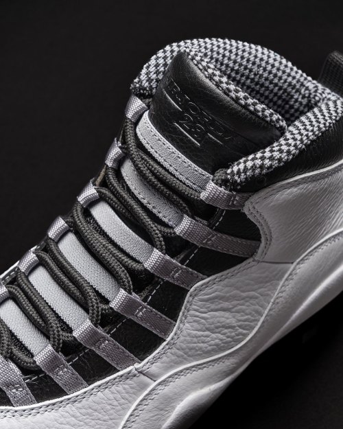 Jordan Brand Revives The Original Shoebox For The Air Jordan 10 “Steel”(图2)