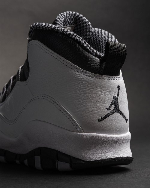 Jordan Brand Revives The Original Shoebox For The Air Jordan 10 “Steel”(图9)