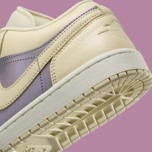 The Air Jordan 1 Low Takes An Iridescent Finish(图5)