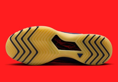 The Nike LeBron NXXT Genisus Approaches An “Olympics” Look(图5)