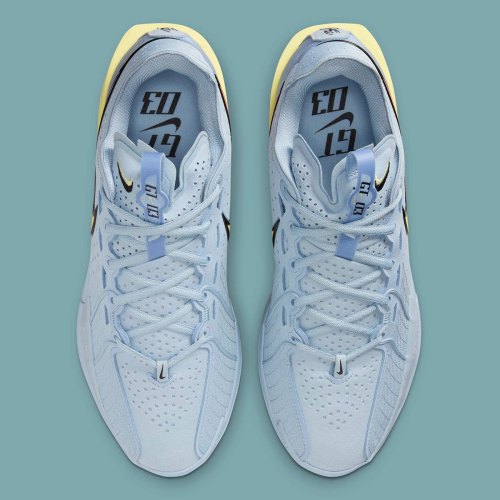 The Nike Zoom GT Cut 3 Sizes Up A “Glacier Blue” Makeover(图3)