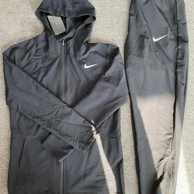 Nike Black Hooded Jacket and Pants Set